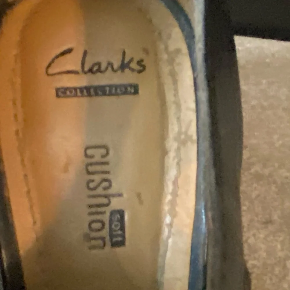 Clarks Chic Black  Leather Women's Cutout Heels memory foam size 8 - Picture 6 of 10